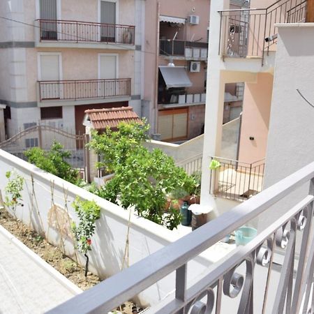 Casa Di Marco2 Apartment คาโนซา ดิ พูเจลีย ภายนอก รูปภาพ